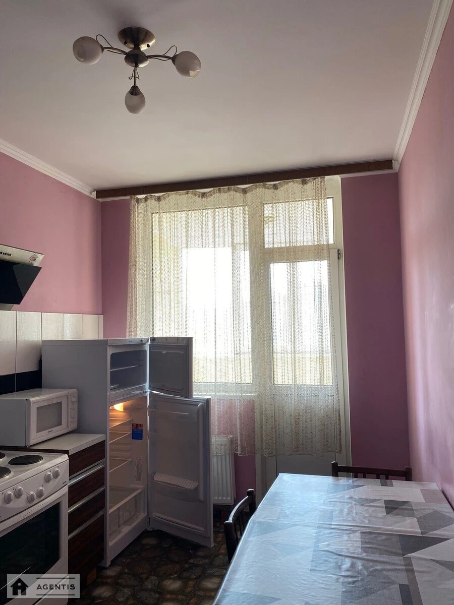 Apartment for rent. 1 room, 45 m², 6th floor/25 floors. 7, Lobachevskogo 7, Kyiv. 