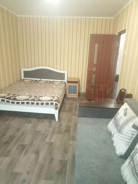 Apartments for sale 1 room, 35 m². Hrushevskoho prospekt 1-ho Travnya 157, Chernihiv. 