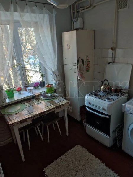 Apartments for sale 3 rooms, 57 m². Tolstoho vul. 118, Chernihiv. 