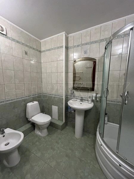Apartments for sale. 3 rooms, 67 m². Myru 80 , Chernihiv. 