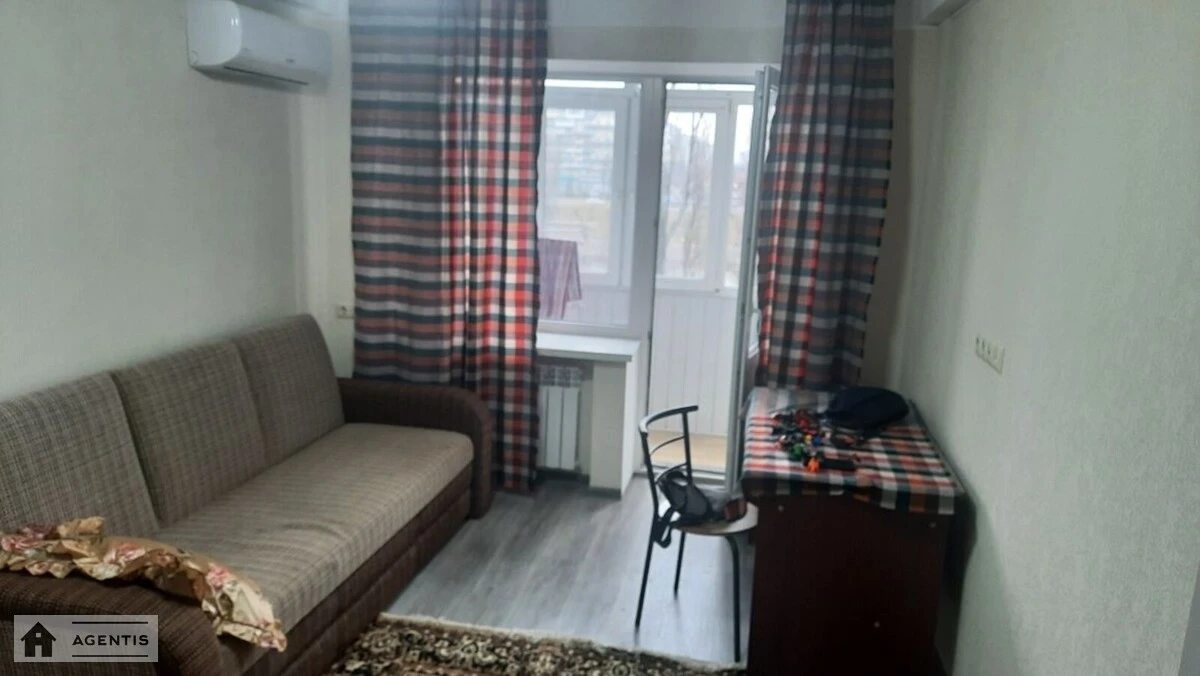 Сдам квартиру. 2 rooms, 52 m², 3rd floor/9 floors. 7, Энтузиастов 7, Киев. 