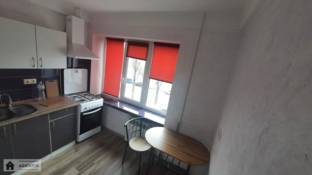 Apartment for rent. 2 rooms, 52 m², 3rd floor/9 floors. 7, Entuziastiv 7, Kyiv. 