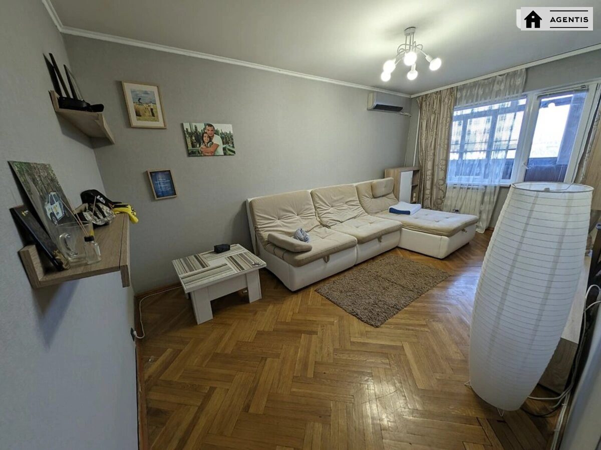 Сдам квартиру. 3 rooms, 70 m², 10th floor/16 floors. Святошинский район, Киев. 