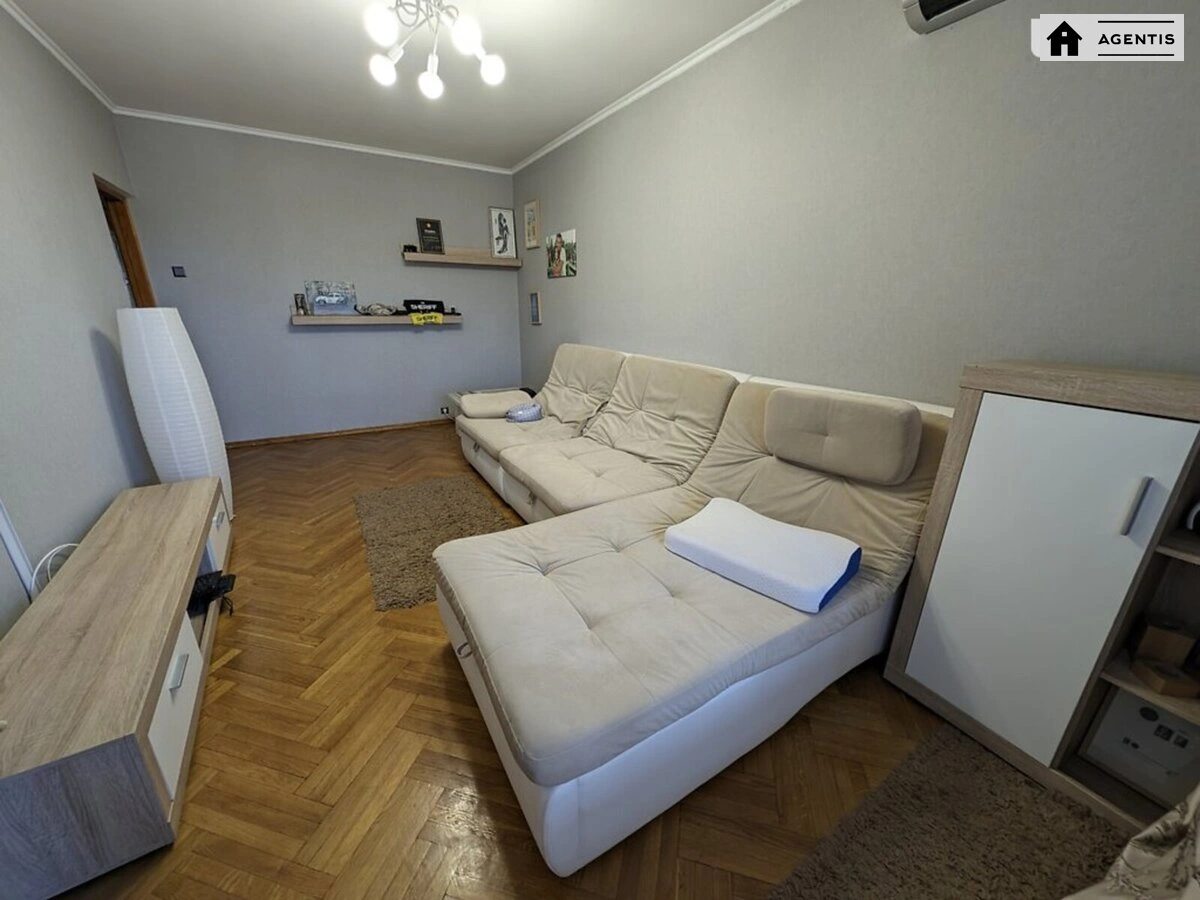 Сдам квартиру. 3 rooms, 70 m², 10th floor/16 floors. Святошинский район, Киев. 
