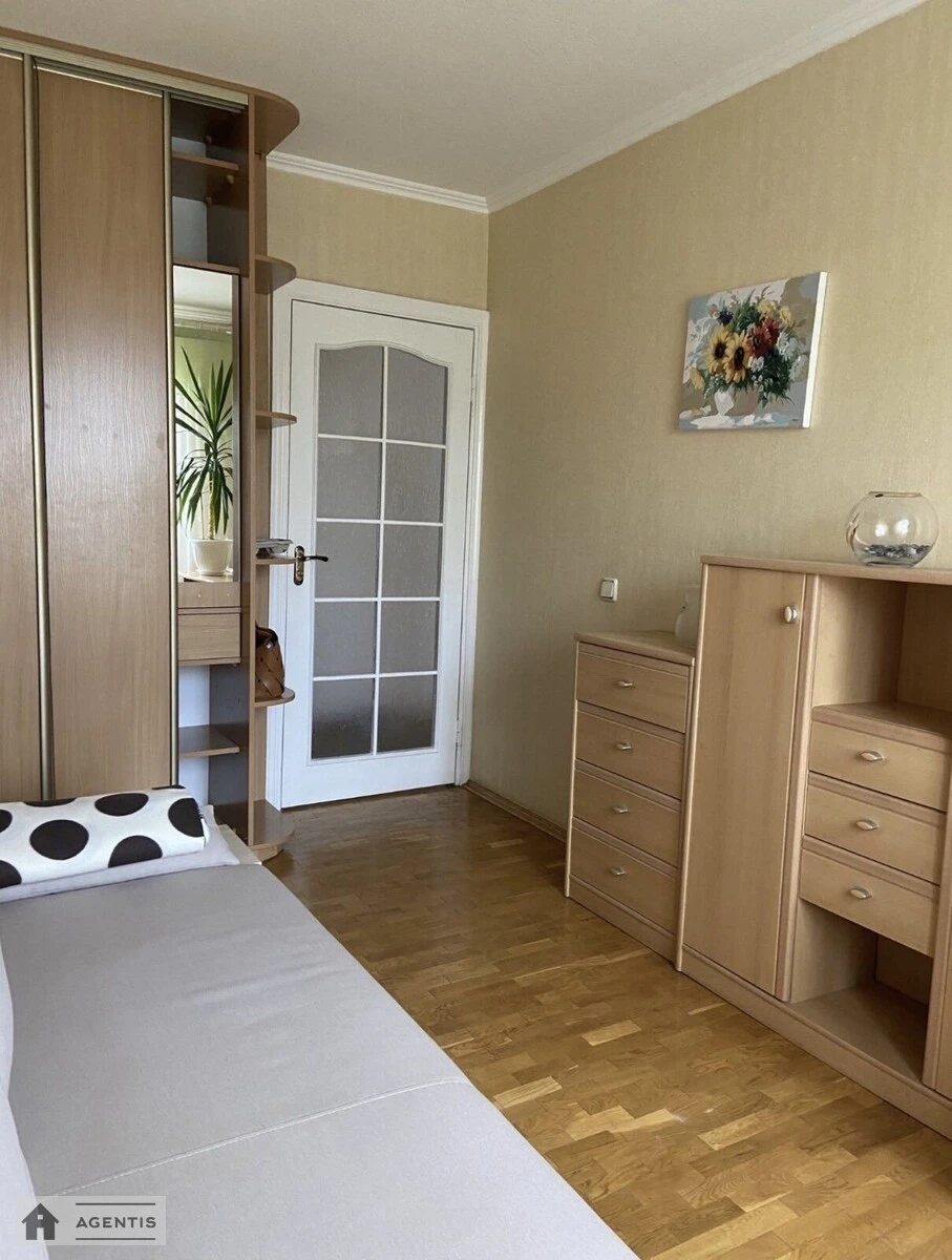 Сдам квартиру. 1 room, 36 m², 3rd floor/9 floors. 19, Приречная 19, Киев. 