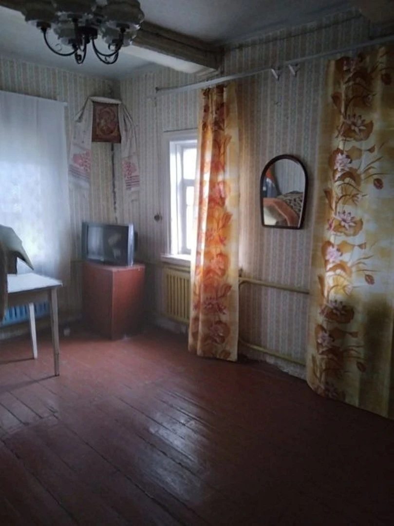 House for sale. 3 rooms, 50 m², 1 floor. Ivankiv. 