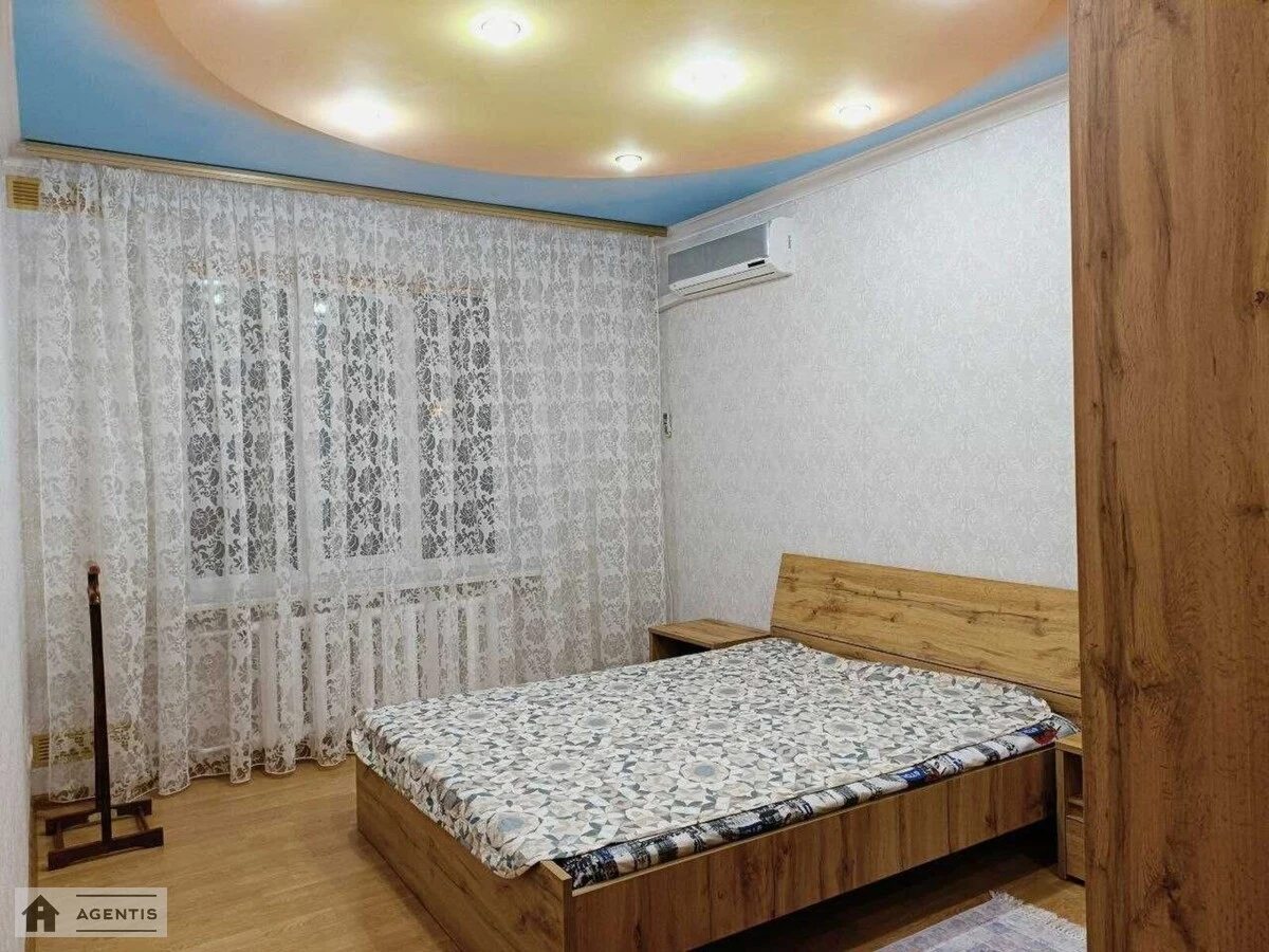Apartment for rent. 2 rooms, 68 m², 1st floor/16 floors. Svyatoshynskyy rayon, Kyiv. 