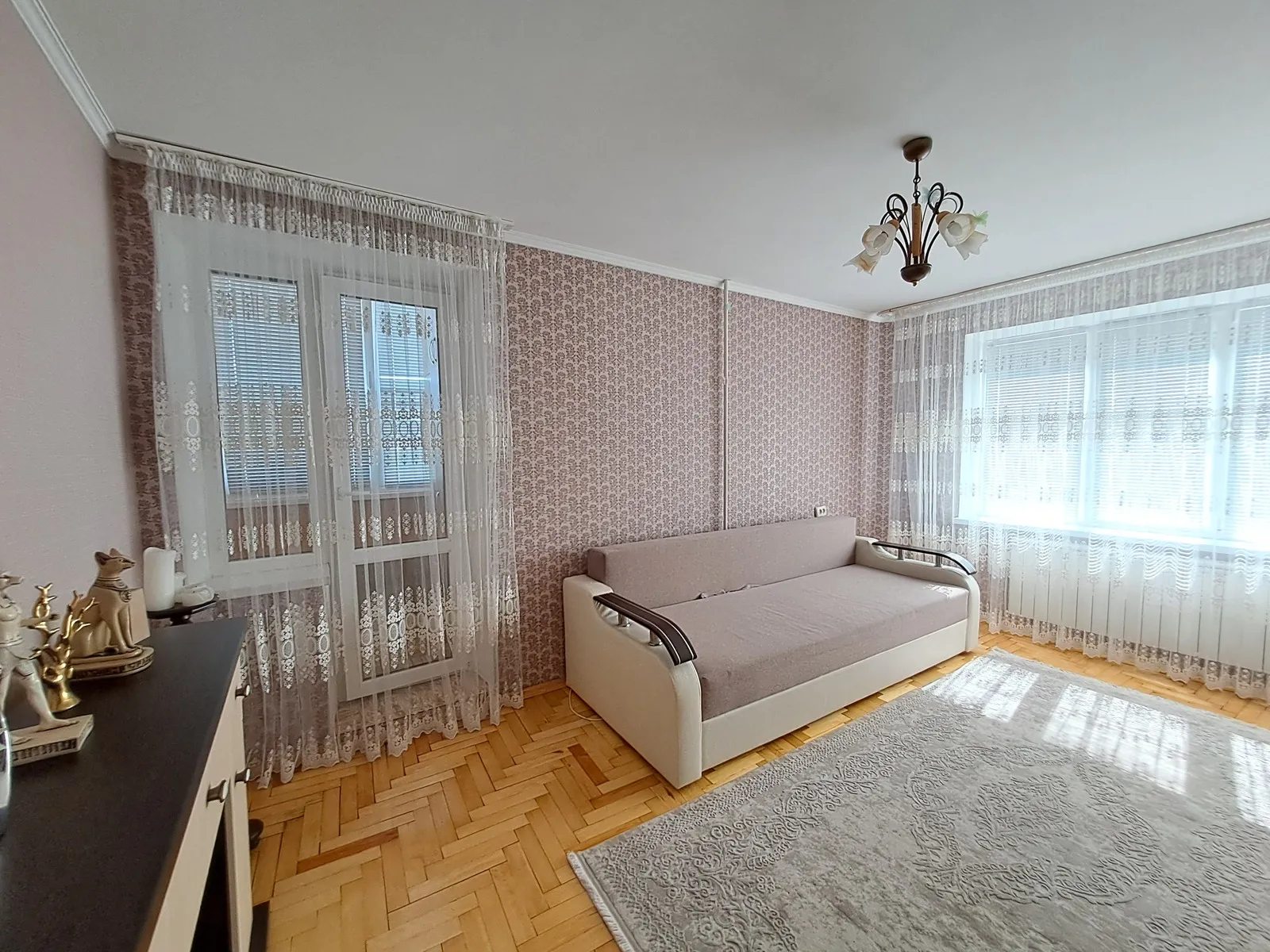 Продаж квартири 2 кімнати, 497 m², 8 пов./9 поверхів. Корольова С. вул., Тернопіль. 