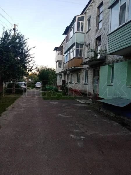 Apartments for sale. 2 rooms, 42 m². Starobilouska vul. 27a, Chernihiv. 
