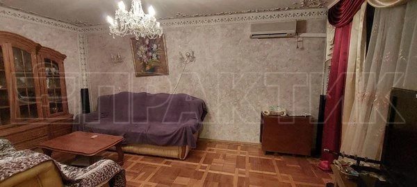 Продажа квартиры 4 комнаты, 84 m². Київськая вул. 6, Чернигов. 