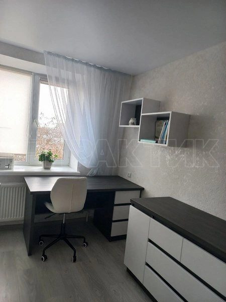 Продаж квартири 4 кімнати, 87 m². Проспект Левка Лук`яненка (Рокосовського) вул. 40, Чернігів. 