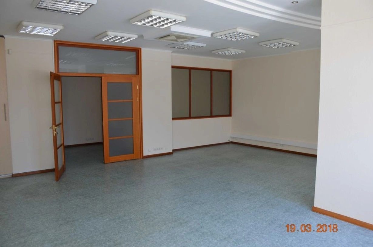 Сдам офис. 8 rooms, 288 m², 2nd floor/3 floors. Кловський узвіз, Киев. 