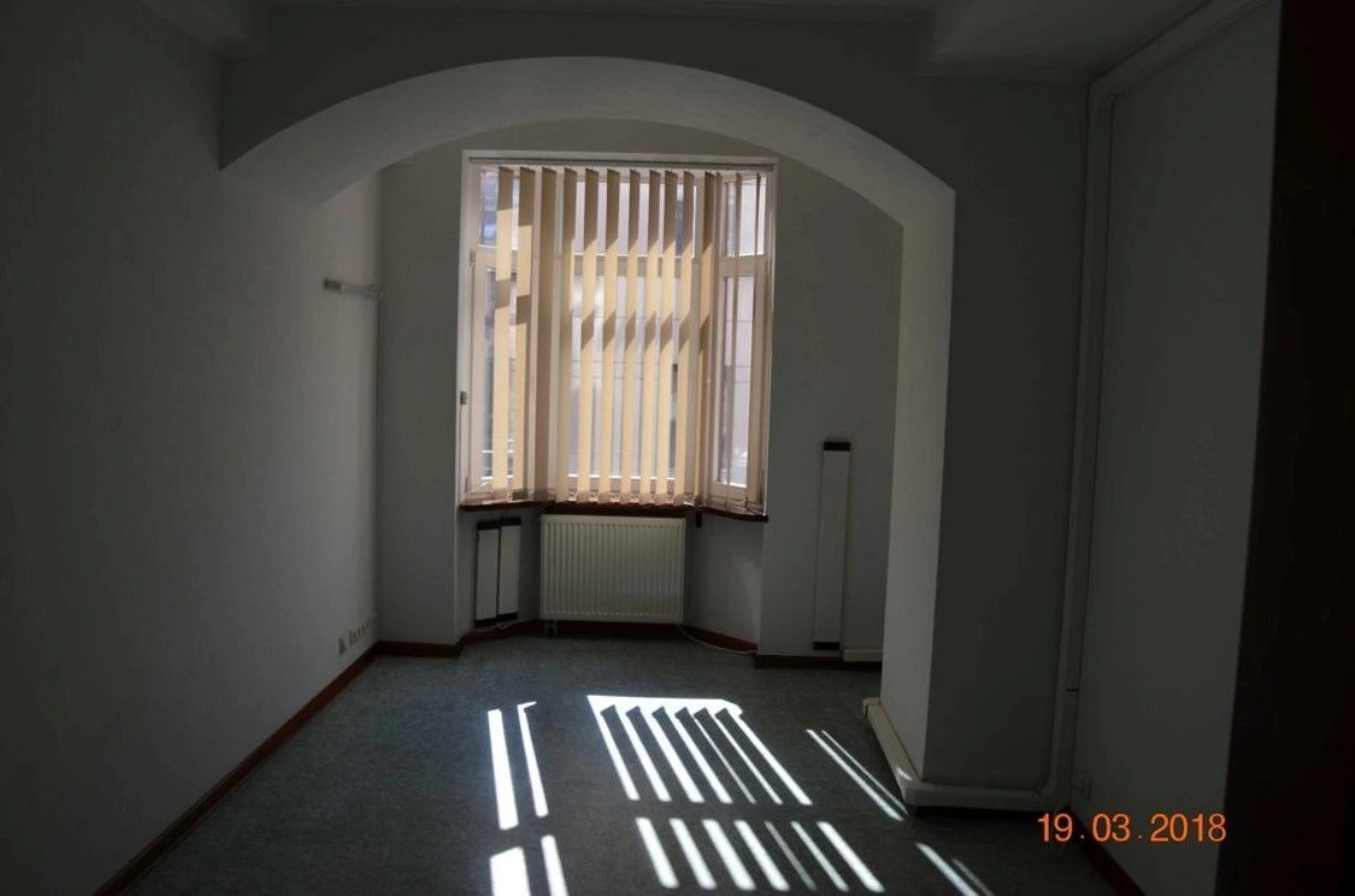 Office for rent. 8 rooms, 288 m², 2nd floor/3 floors. Klovskyy uzviz, Kyiv. 