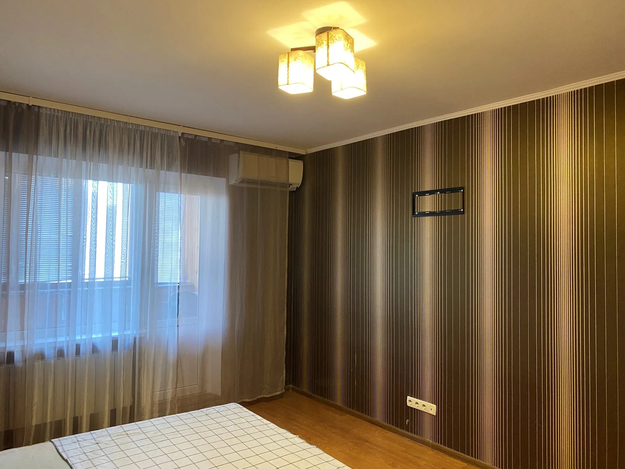 Apartments for sale. 1 room, 43 m², 11 floor/16 floors. 1, Myshugi Oleksandra 1, Kyiv. 