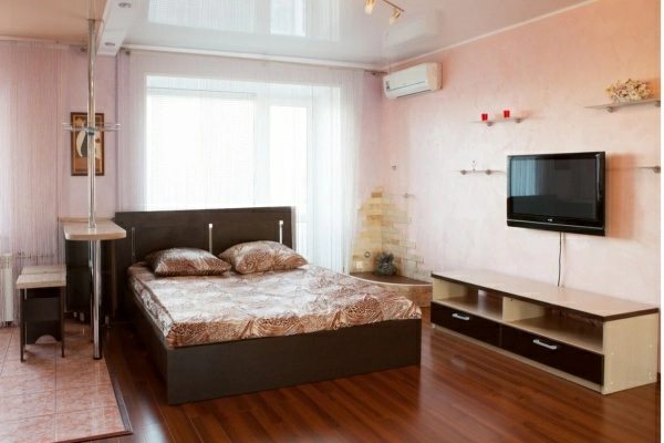 Entire place for rent. 1 room, 55 m², 2nd floor/5 floors. V tsentre, Zhytomyr. 