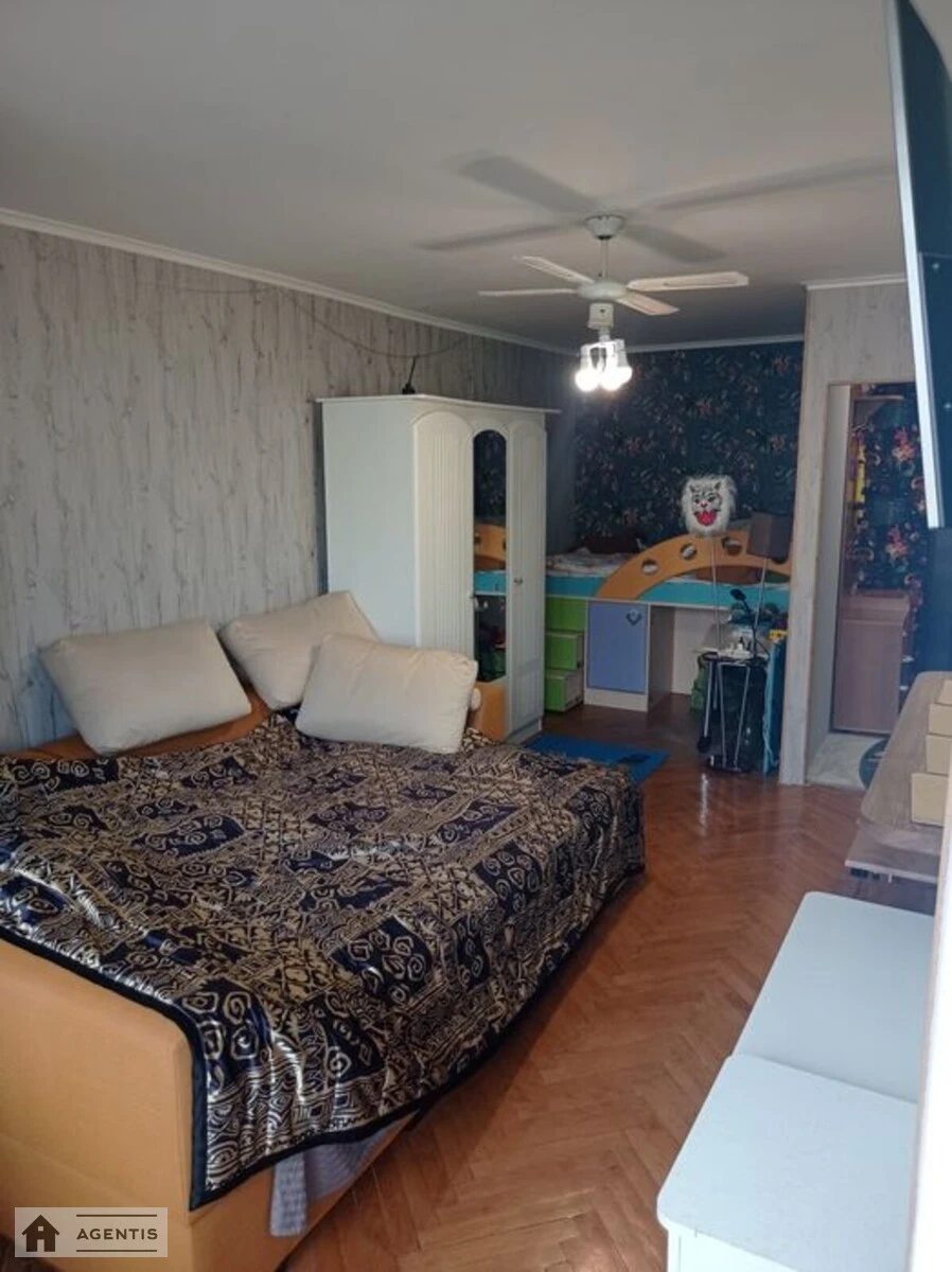 Apartment for rent. 1 room, 35 m², 7th floor/7 floors. 28, Mykoly Holeho vul. Lebedyeva-Kumacha, Kyiv. 
