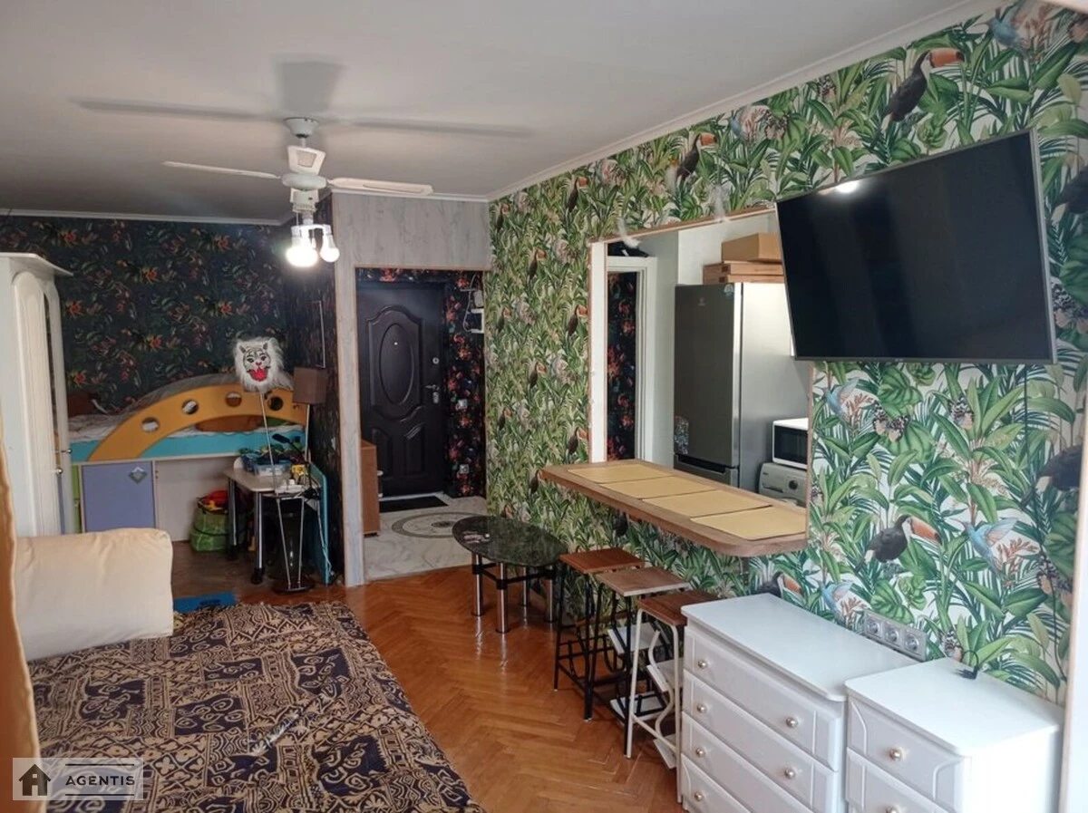Apartment for rent. 1 room, 35 m², 7th floor/7 floors. 28, Mykoly Holeho vul. Lebedyeva-Kumacha, Kyiv. 