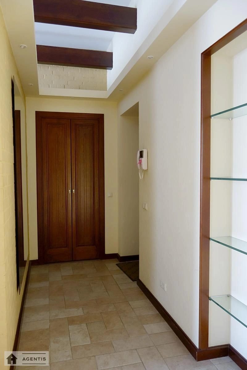 Сдам квартиру. 2 rooms, 90 m², 6th floor/6 floors. 32, Шелковичная 32, Киев. 