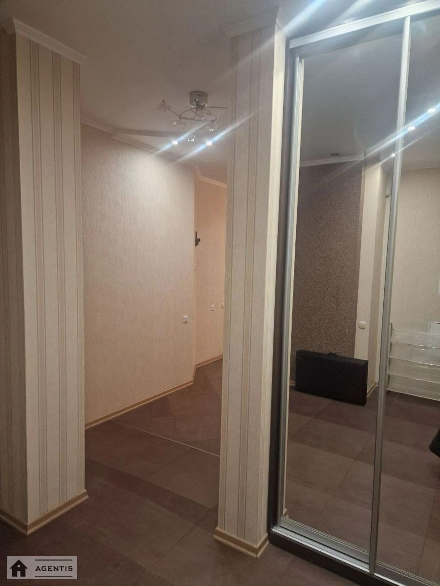 Apartment for rent. 3 rooms, 150 m², 8th floor/16 floors. 32, Yevhena Konovaltsya vul. Shchorsa, Kyiv. 