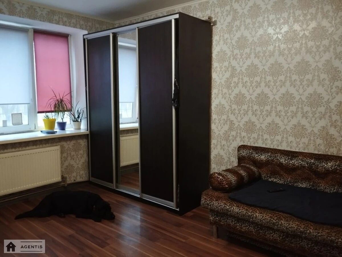 Сдам квартиру. 1 room, 42 m², 1st floor/10 floors. Винграновського Миколи вул., Киев. 