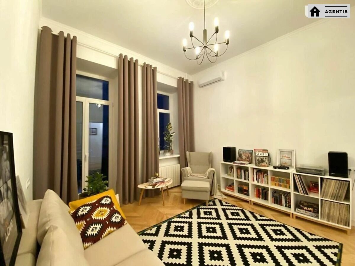 Apartment for rent. 3 rooms, 90 m², 3rd floor/6 floors. 5, Mala Zhytomirska 5, Kyiv. 