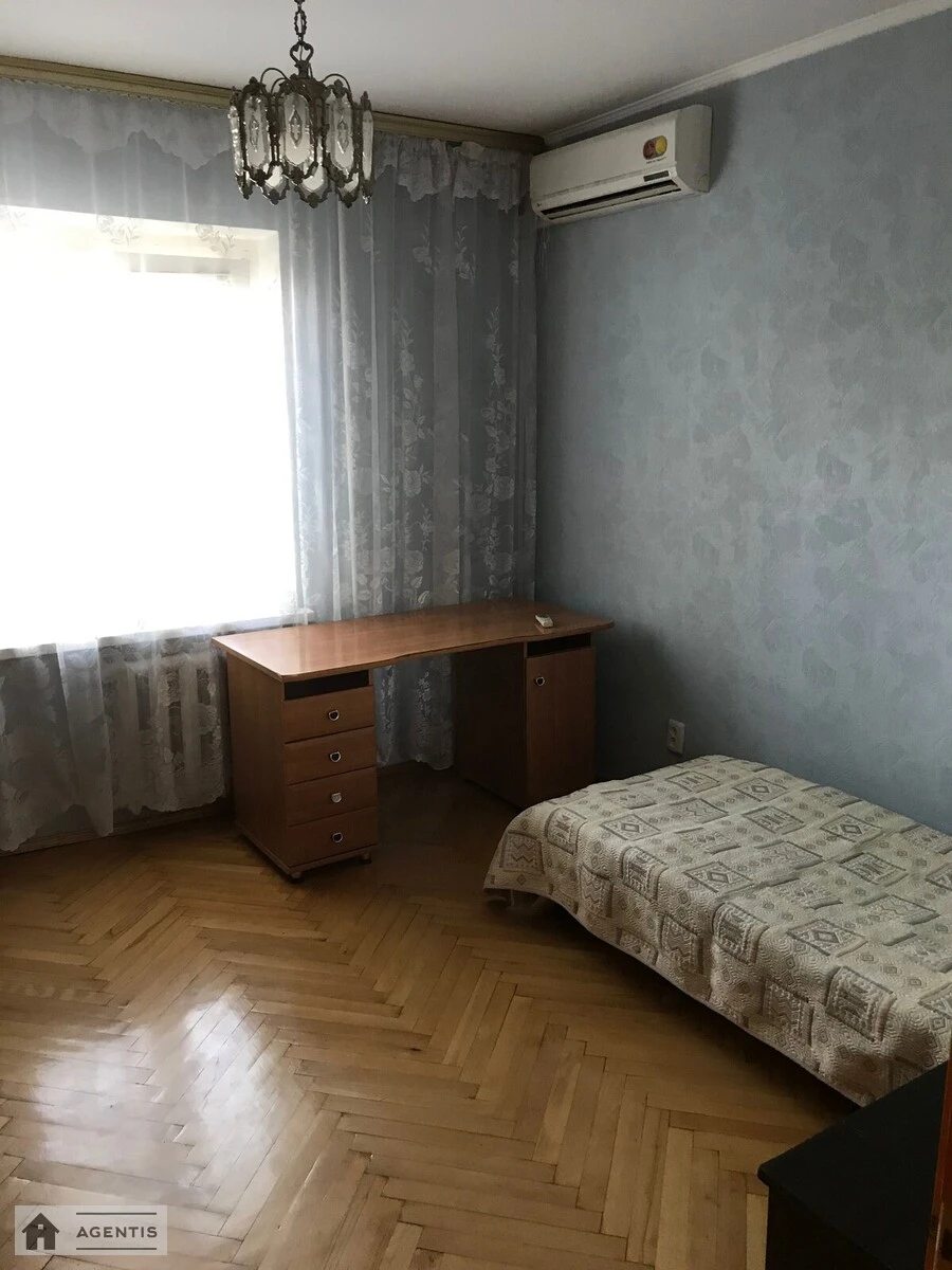 Apartment for rent. 4 rooms, 96 m², 3rd floor/12 floors. 10, Bratstva tarasivtsiv vul. Dekabrystiv, Kyiv. 