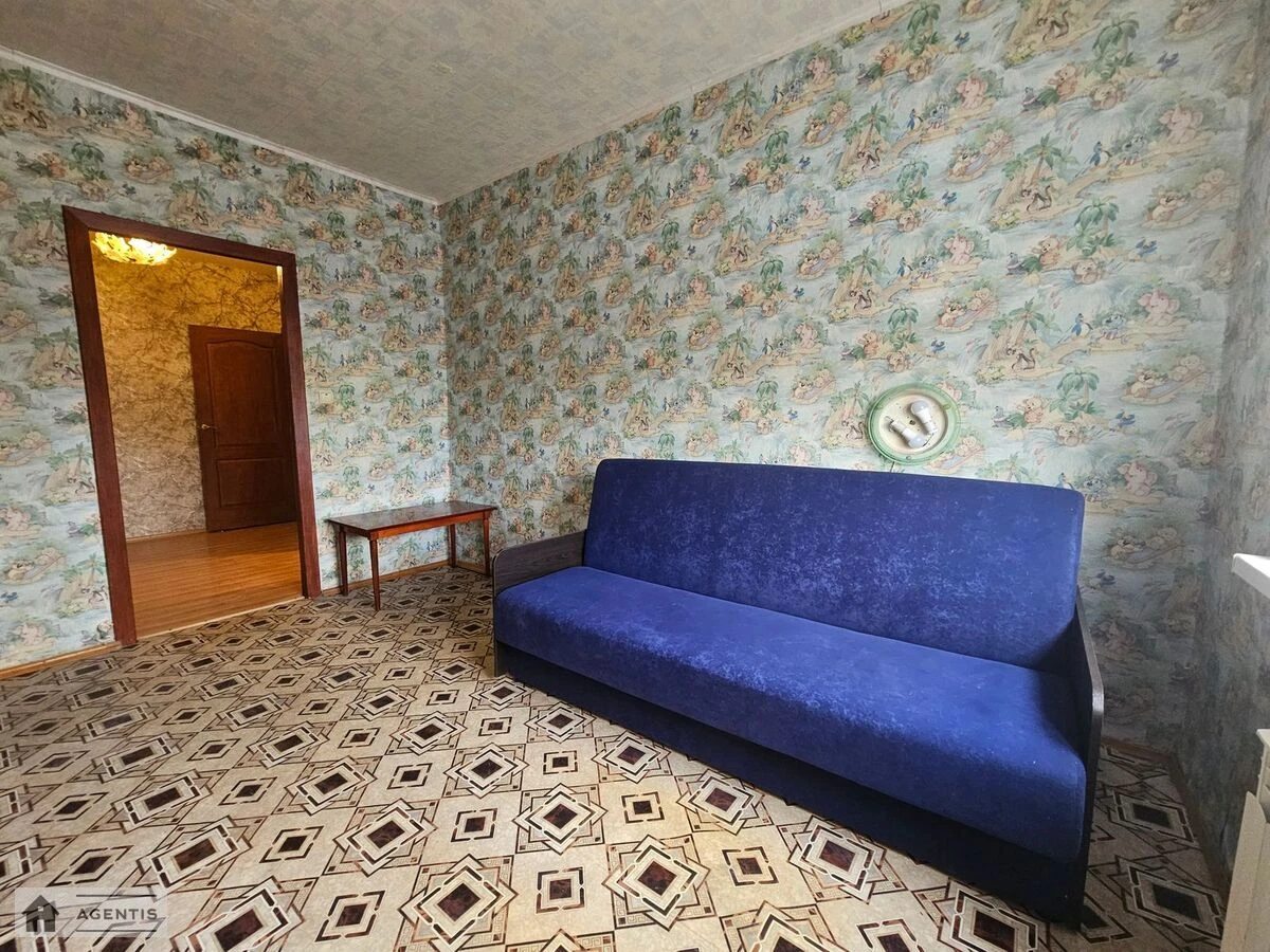 Apartment for rent. 3 rooms, 70 m², 3rd floor/9 floors. 28, Pivnichna 28, Kyiv. 