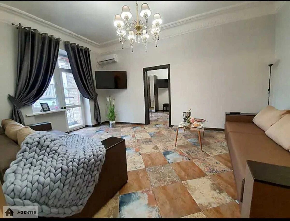 Сдам квартиру. 3 rooms, 75 m², 6th floor/8 floors. 1, Софийская 1, Киев. 