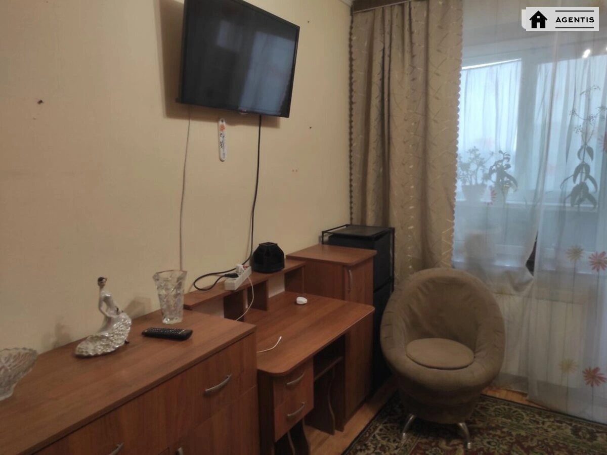 Apartment for rent. 2 rooms, 45 m², 4th floor/16 floors. 20, Rayduzhna 20, Kyiv. 