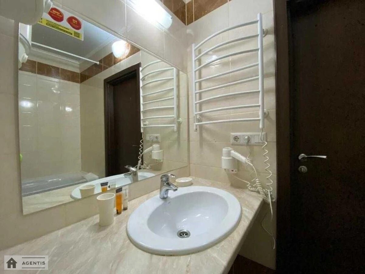 Apartment for rent. 1 room, 23 m², 4th floor/7 floors. 120, Zhylyanska 120, Kyiv. 