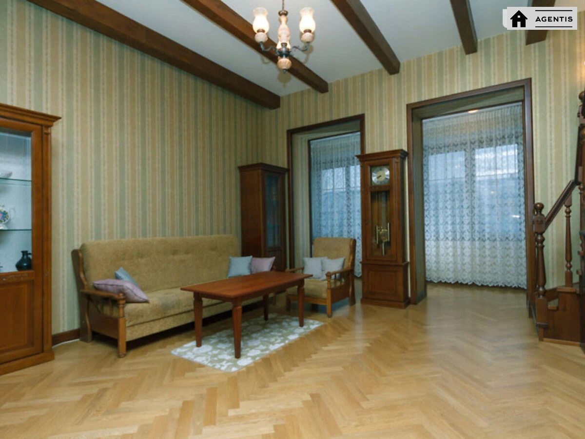 Apartment for rent. 3 rooms, 160 m², 4th floor/5 floors. 7, Akademika Bohomoltsya vul., Kyiv. 
