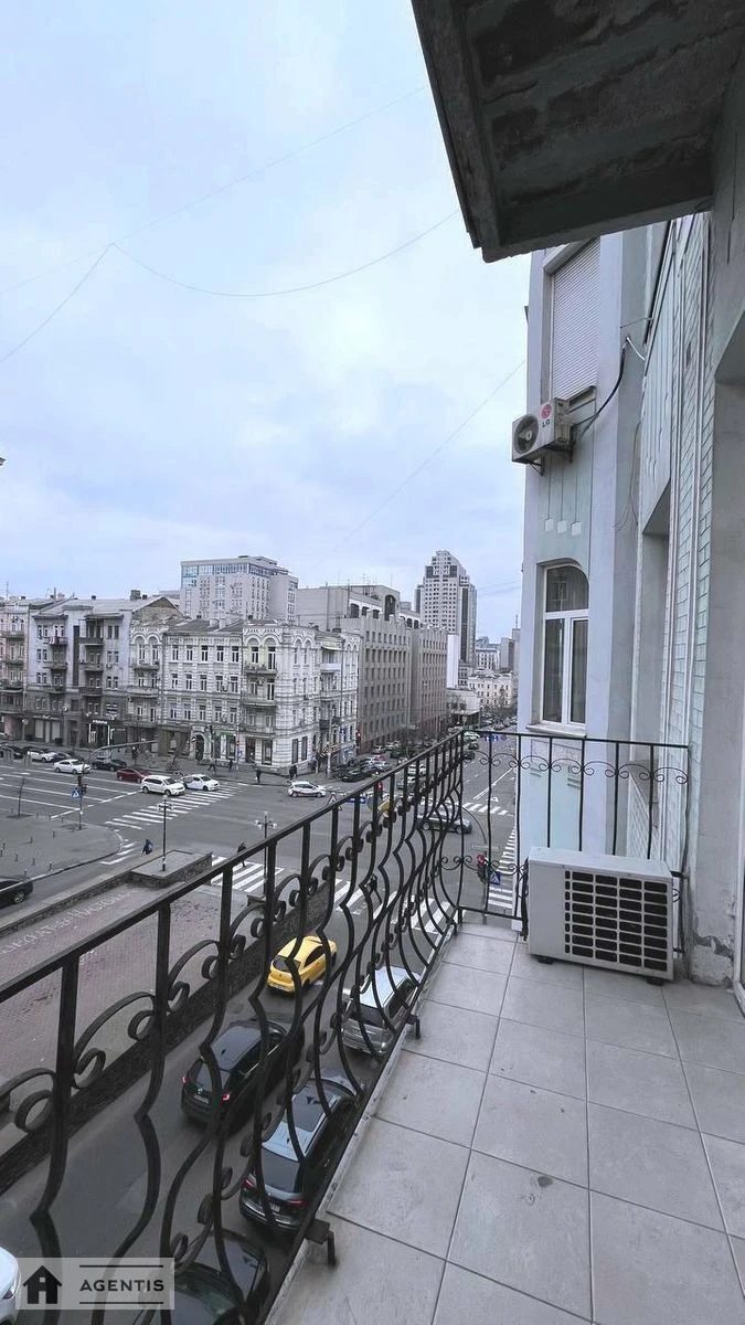 Apartment for rent. 5 rooms, 209 m², 3rd floor/6 floors. 26, Antonovycha vul. Horkoho, Kyiv. 