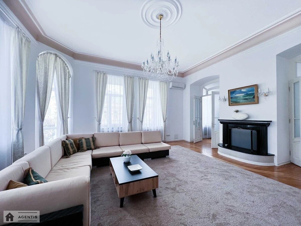 Apartment for rent 4 rooms, 180 m², 4th fl./5 floors. 33, Bohdana Khmelnytskoho vul., Kyiv. 