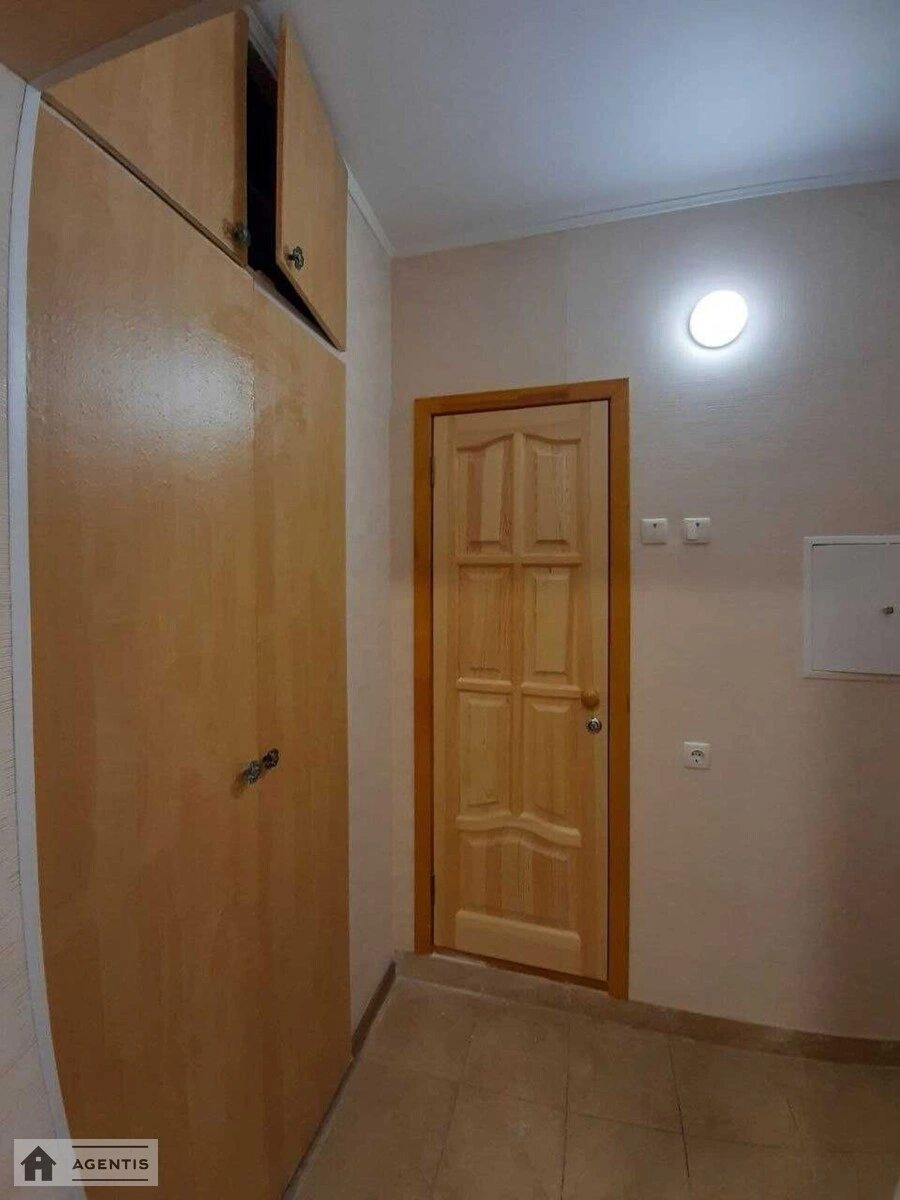 Apartment for rent. 2 rooms, 54 m², 3rd floor/9 floors. 11, Arkhitektora Verbytskoho vul., Kyiv. 