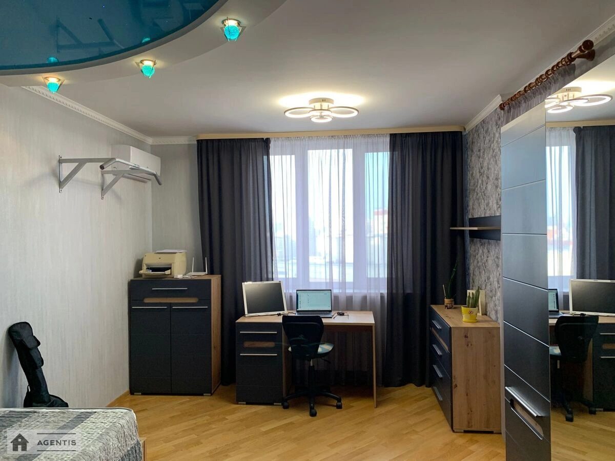 Apartment for rent. 4 rooms, 144 m², 19 floor/24 floors. 1, Sribnokilska 1, Kyiv. 