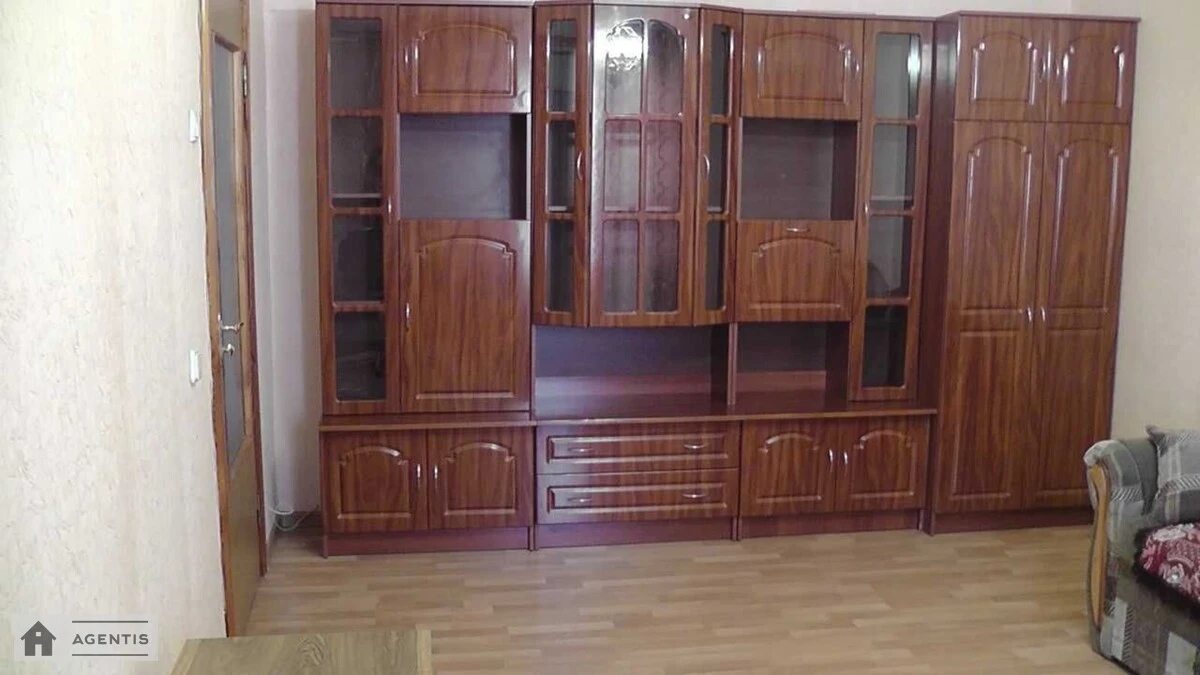 Сдам квартиру. 1 room, 43 m², 16 floor/16 floors. Драгоманова, Киев. 