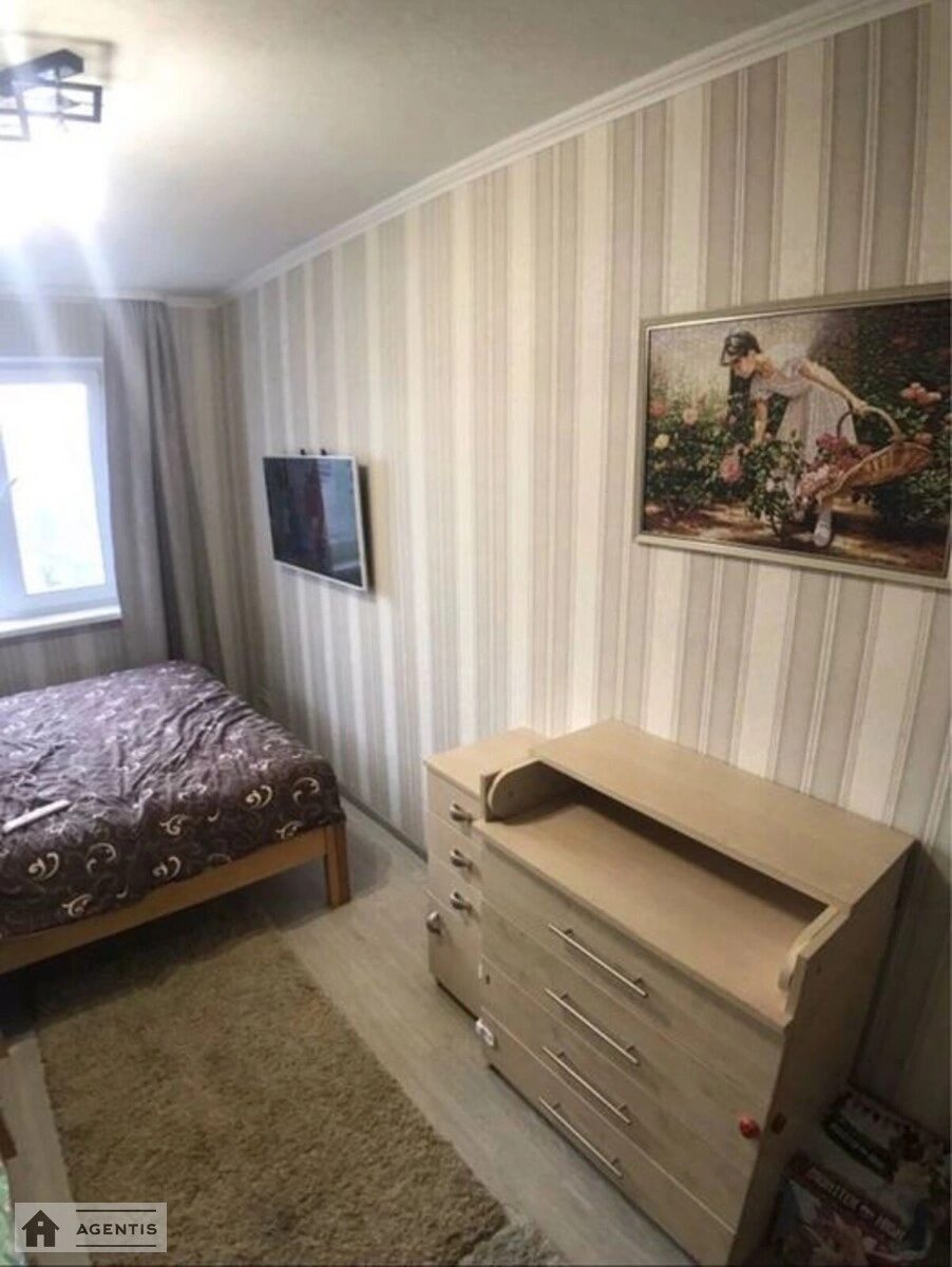 Apartment for rent. 3 rooms, 58 m², 8th floor/9 floors. 32, Ostafiya Dashkevycha vul., Kyiv. 