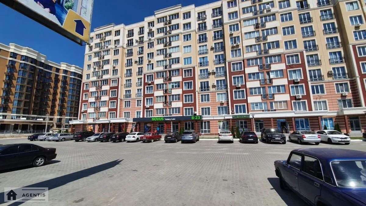 Сдам квартиру. 1 room, 42 m², 5th floor/10 floors. 1, Садова вул., Новоселки. 
