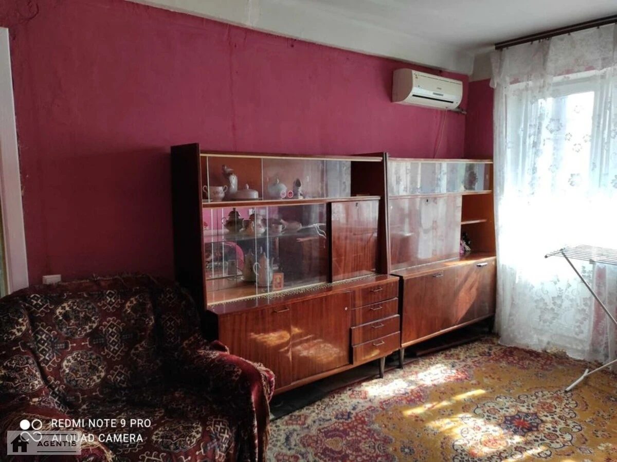 Apartment for rent. 2 rooms, 42 m², 3rd floor/5 floors. 8, Vifleyemska vul., Kyiv. 
