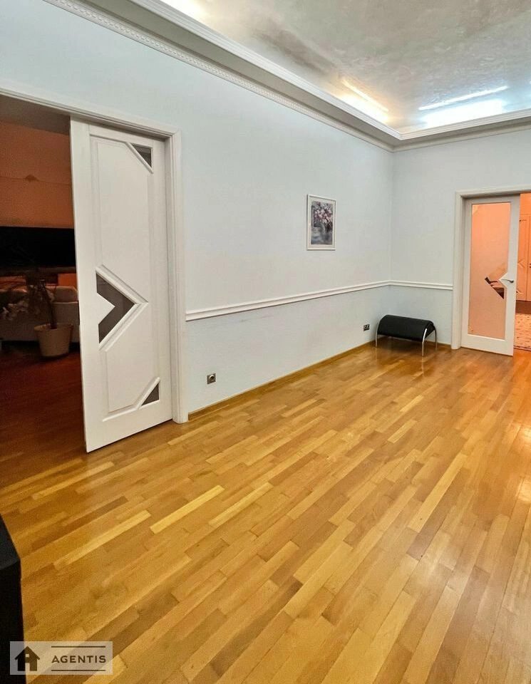 Apartment for rent. 4 rooms, 175 m², 2nd floor/5 floors. Kostyolna 4, Kyiv. 