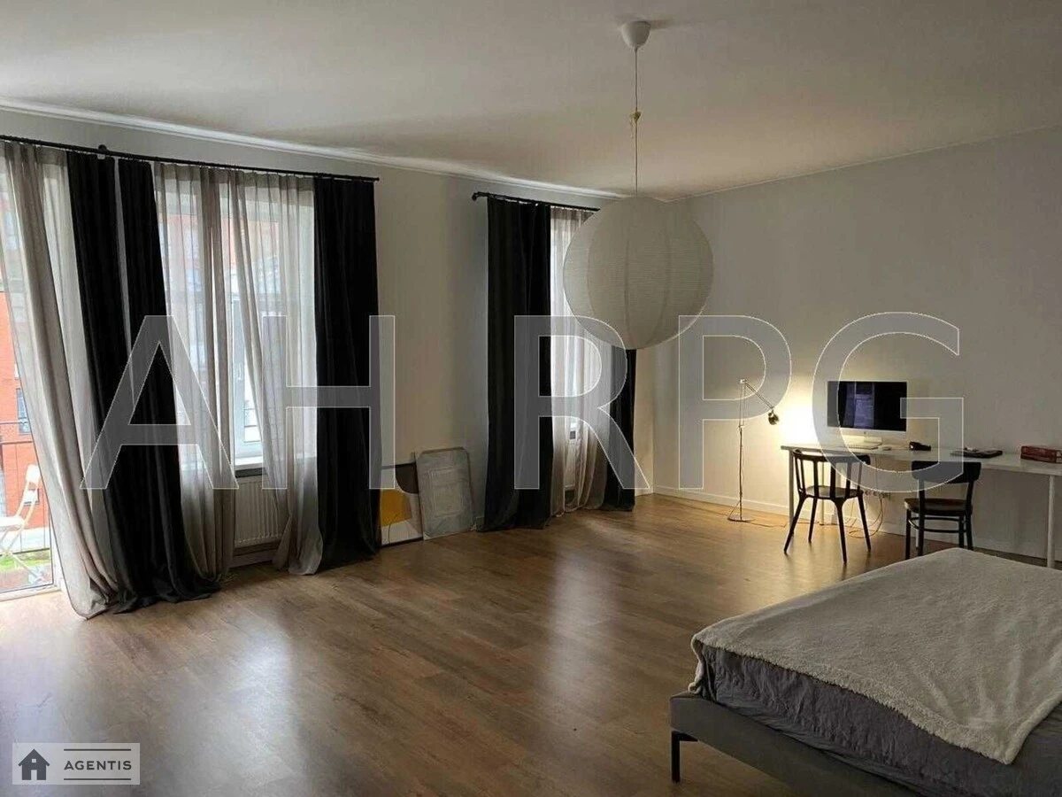 Apartment for rent. 3 rooms, 160 m², 4th floor/4 floors. 48, Antonovycha vul. Horkoho, Kyiv. 