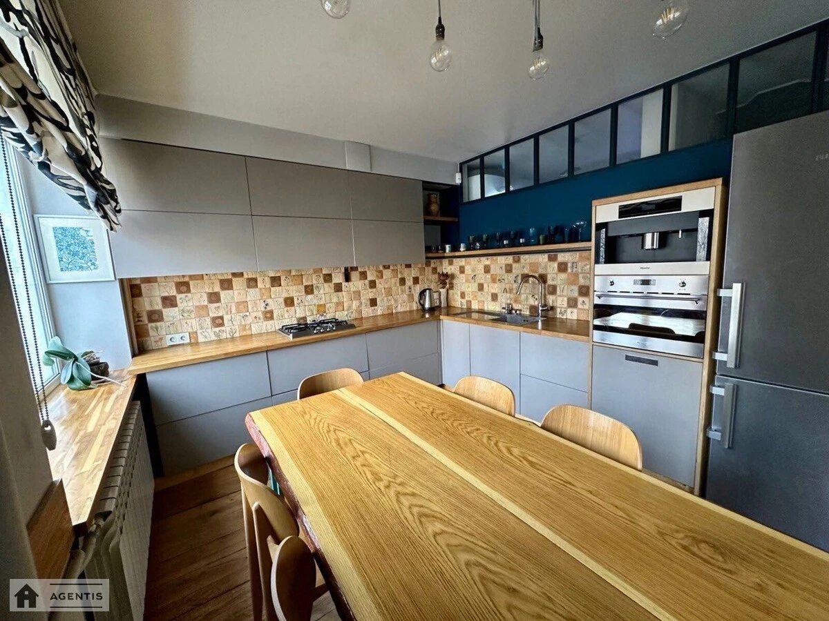 Apartment for rent. 4 rooms, 106 m², 2nd floor/5 floors. 14, Salutna 14, Kyiv. 