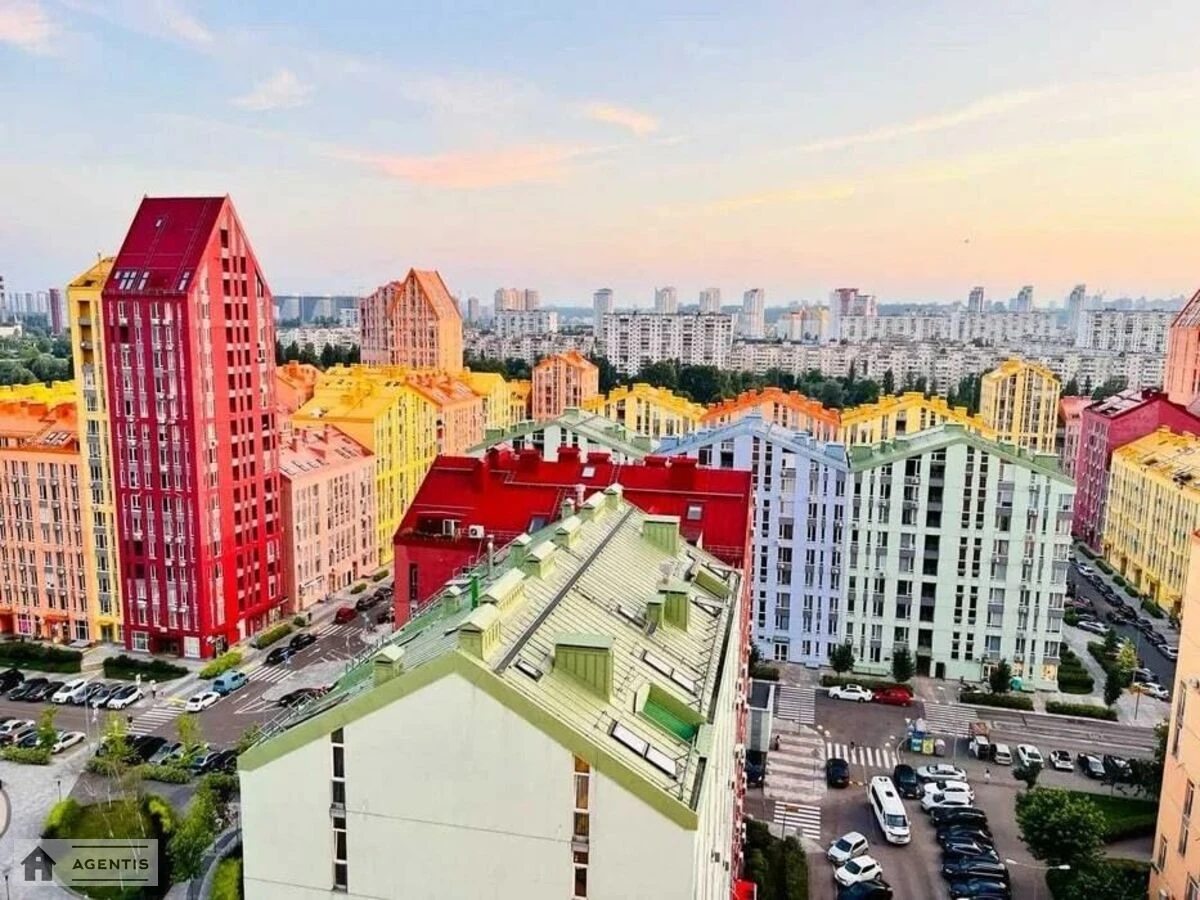Сдам квартиру. 2 rooms, 77 m², 15 floor/16 floors. Регенераторная 4, Киев. 