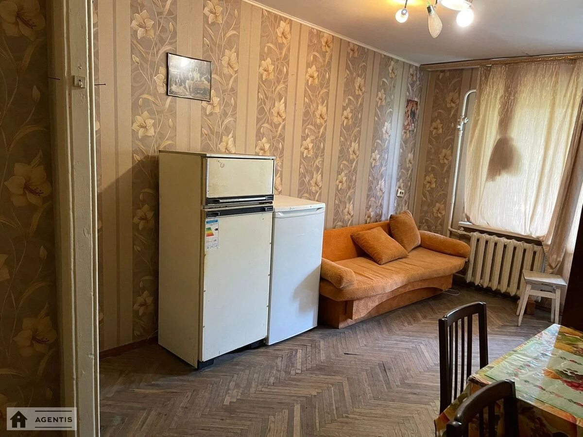 Room for rent for a long time. 1 room, 24 m², 5th floor/5 floors. 9, Tulchynska 9, Kyiv. 