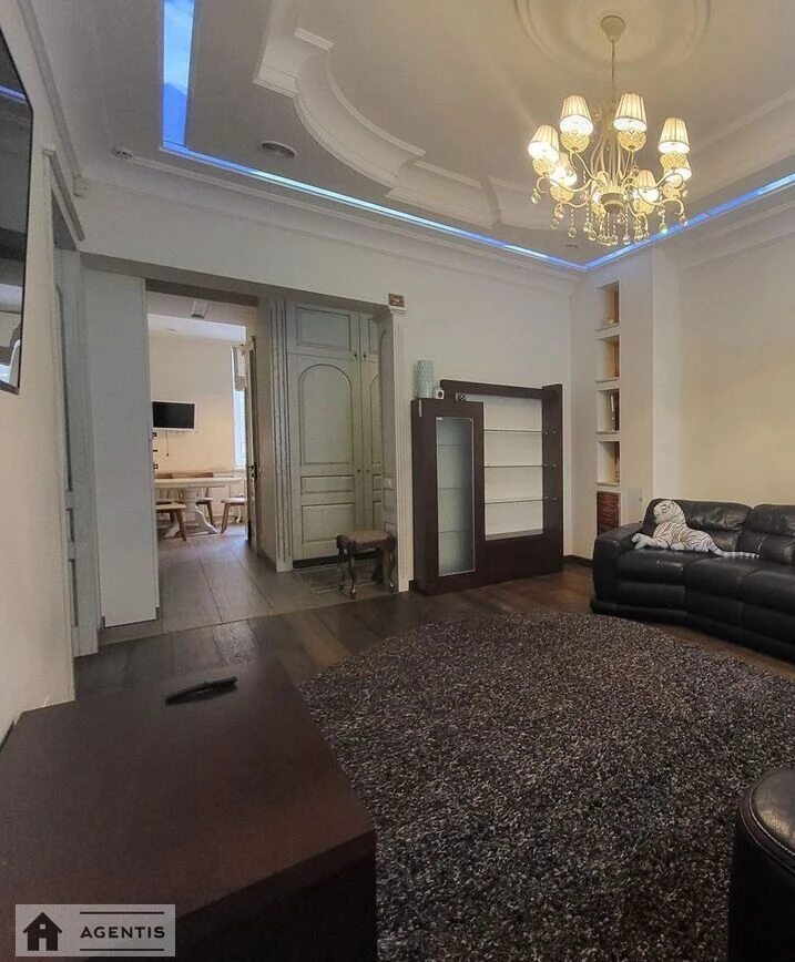 Apartment for rent. 3 rooms, 83 m², 2nd floor/4 floors. 20, Kozhumyatska vul., Kyiv. 