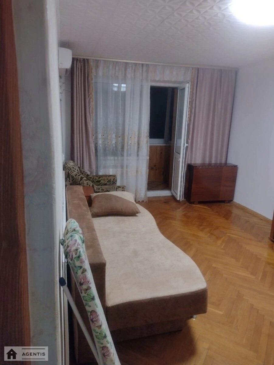 Apartment for rent. 2 rooms, 45 m², 8th floor/9 floors. Dniprovskyy rayon, Kyiv. 