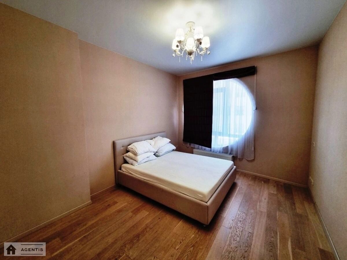 Сдам квартиру. 3 rooms, 100 m², 11 floor/47 floors. 7, Кловский 7, Киев. 