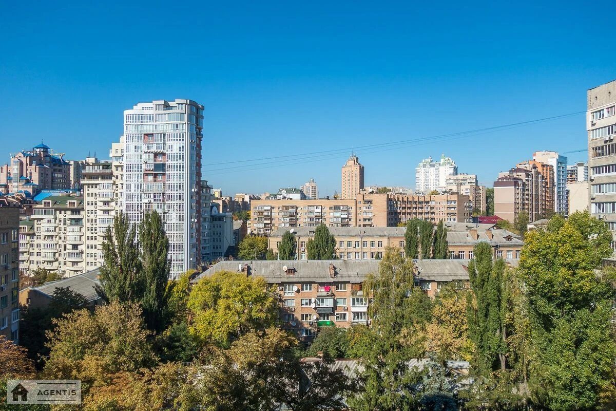Сдам квартиру. 4 rooms, 264 m², 7th floor/9 floors. 28, Тургеневская 28, Киев. 