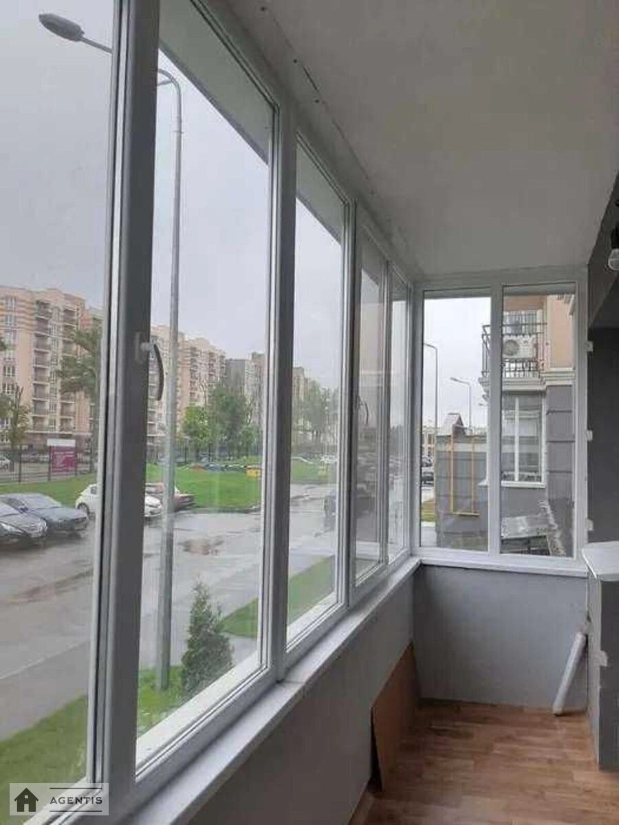 Сдам квартиру. 1 room, 43 m², 1st floor/8 floors. 52, Метрологическая 52, Киев. 