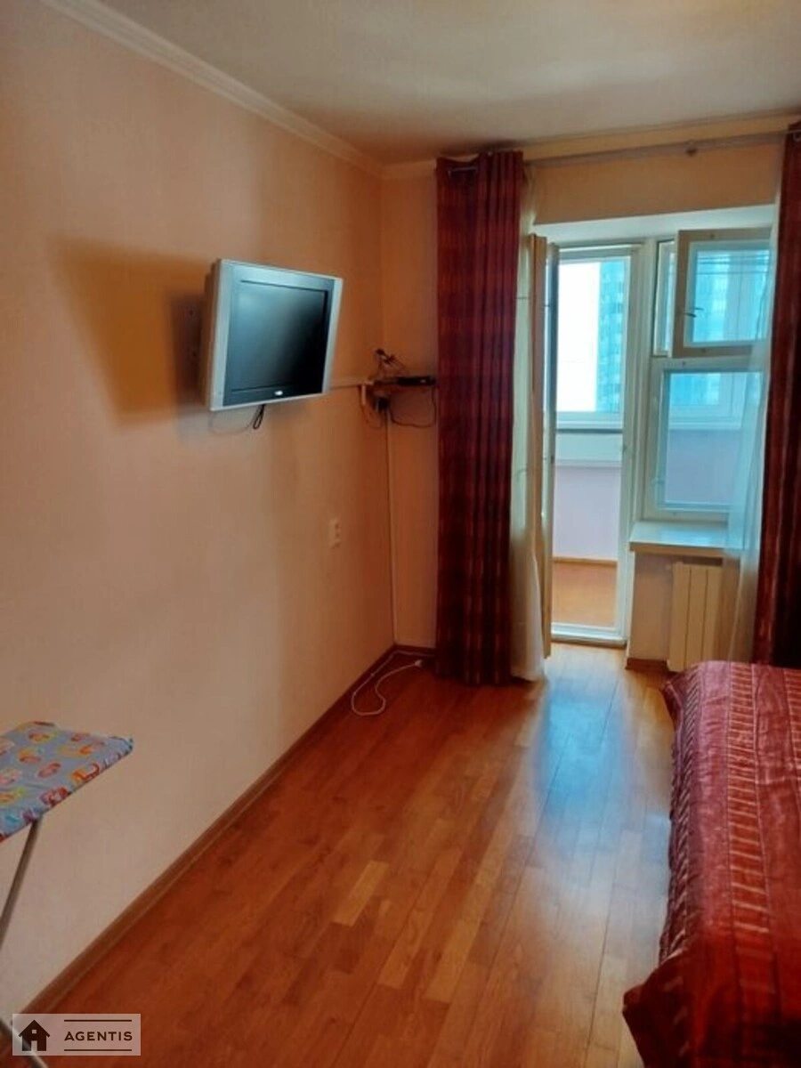 Сдам квартиру. 2 rooms, 60 m², 8th floor/14 floors. 14, Срибнокильская 14, Киев. 